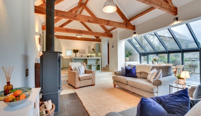 The Cow Shed - Three Bedroom House, Sleeps 6