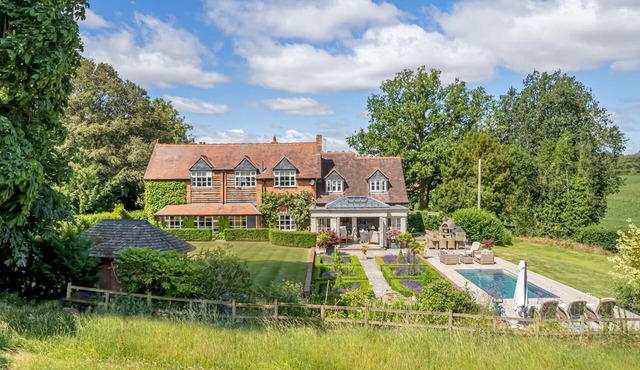 The Gate House | Luxury Countryside with Pool - Pass the Keys