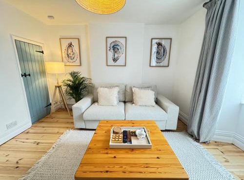 Tree Hill Cottage, Sleeps 3, Stratton, Bude