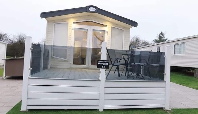 Ty Newydd Leisure Park 2-Bed Caravan, Sleeps 6