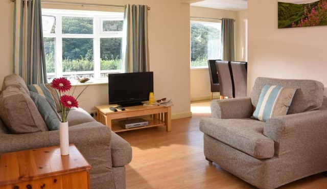 Waney Edge 5 | 2 Bed Chalet Sleeps 6 (Pet friendly)