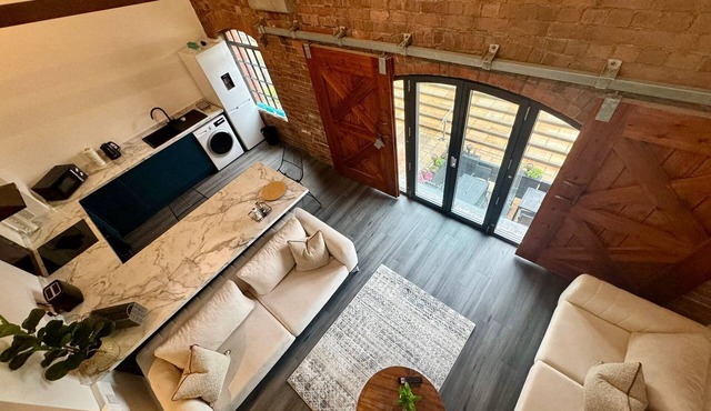 Waterfront Loft SA1- popular Swansea Marina