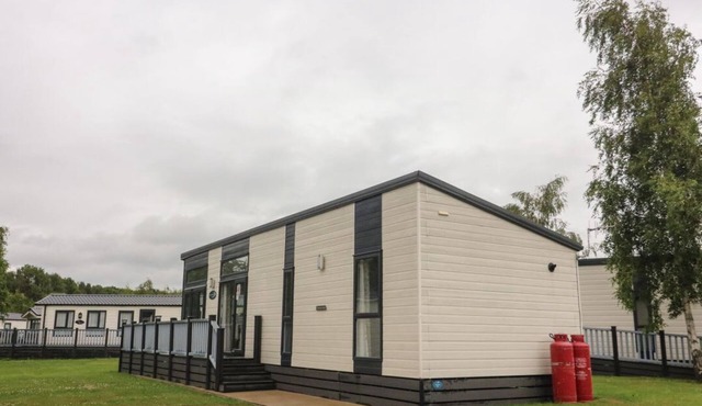 Waterside lodge, Tewitfield