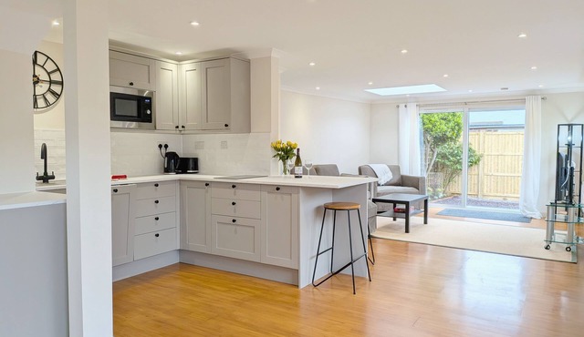 White Rose Lodge - an annexe that sleeps 2 guests in 1 bedroom