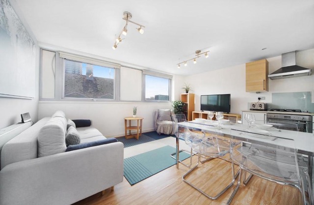 2 Bed Executive Apartment in Shoreditch FREE WIFI by City Stay London