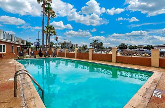 2-Star Hotel ∙ Comfort Inn San Diego Airport At The Harbor