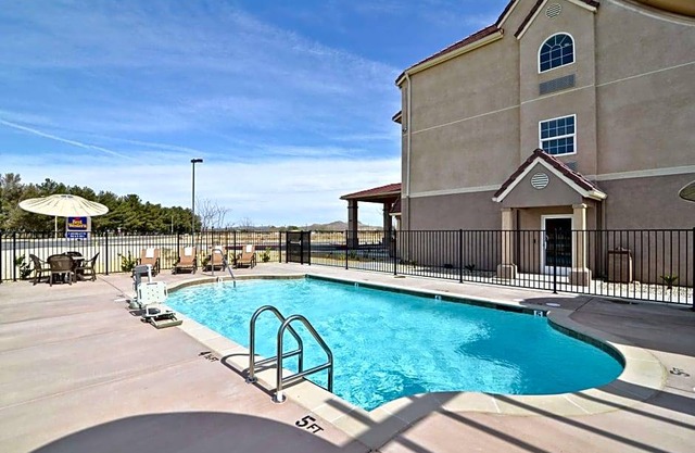 2-Star Hotel ∙ Best Western California City Inn & Suites