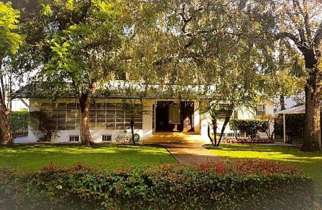 2-Star Hotel ∙ Orange Drive Hostel