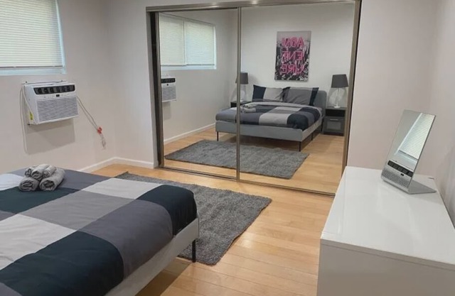 2BR Apt Santa Monica by Just Bring Your Toothbrush