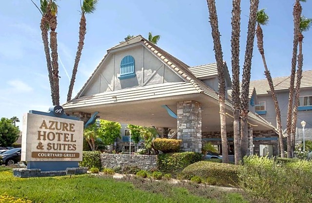 3-Star Hotel ∙ Azure Hotel&Suites Ontario Trademark Collection by Wyndham