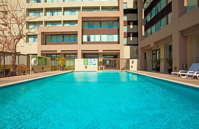 3-Star Hotel ∙ Holiday Inn Palmdale-Lancaster, an IHG Hotel