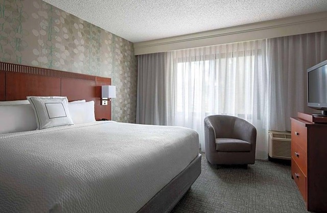 3-Star Hotel ∙ Sonesta Select Los Angeles LAX El Segundo