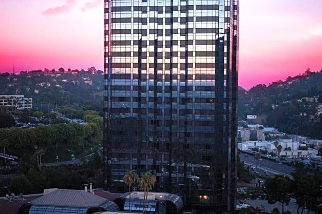 4-Star Hotel ∙ Hilton Los Angeles-Universal City