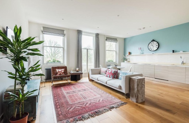 Airlie Gardens IV by Onefinestay