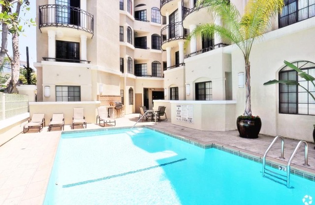 Apartments near Santa Monica