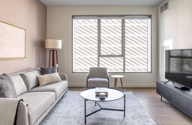 Artistic View 1BR DTLA, w/ Pool, near Disney Hall by Blueground