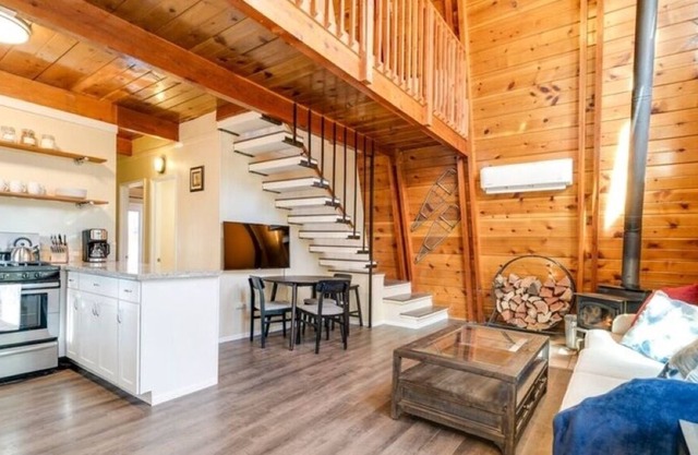 ★BEARADISE★ Cozy Modern Getaway ~ 3bed/2bath ~ full kitchen ~ relaxing cabin