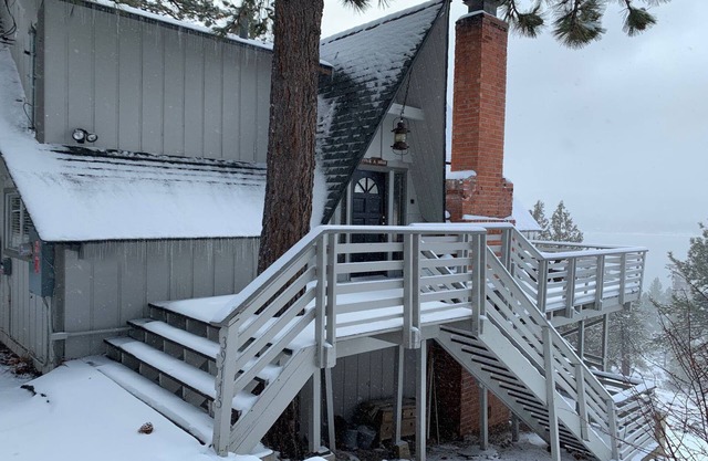 Best View - 3BR/3BA/Panoramic Lakeviews/Hot Tub/Game Room/Pool Table/WiFi/Deck/Barbeque!