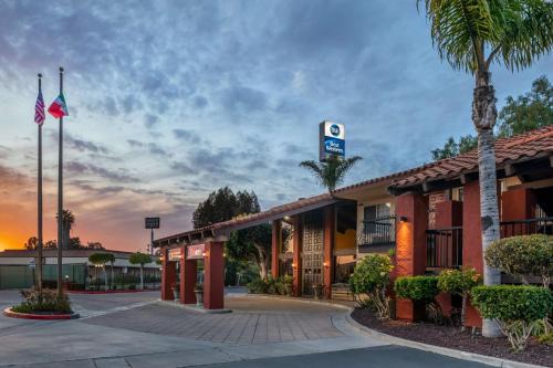 Americana Inn 