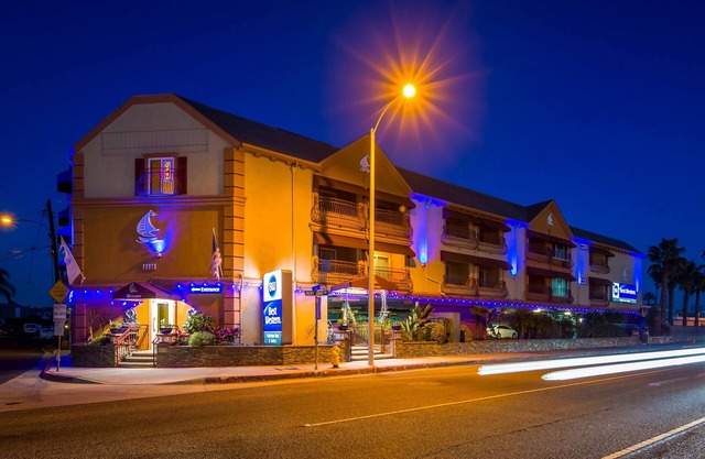 Best Western Harbour Inn & Suites
