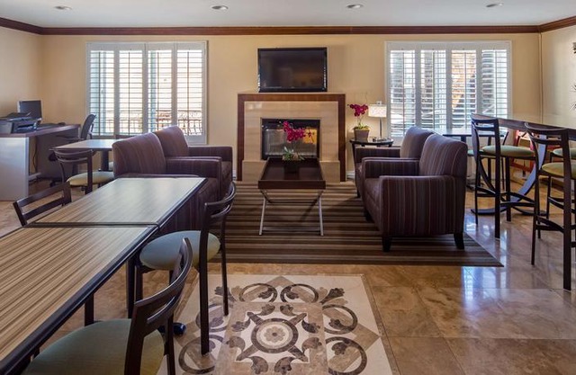 Best Western - Harbour Inn & Suites