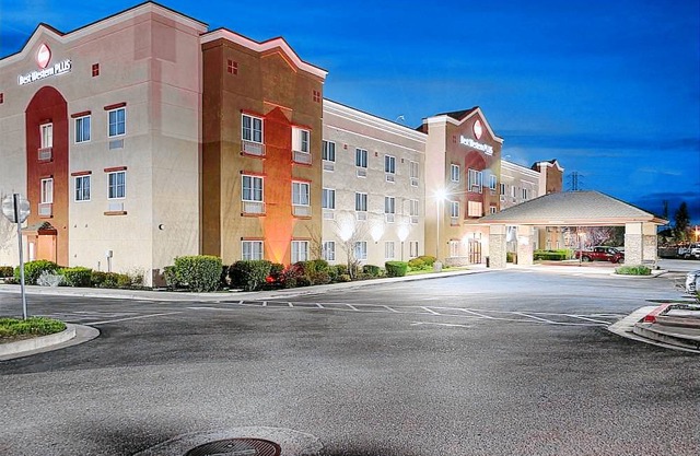 Best Western Plus Delta Inn & Suites