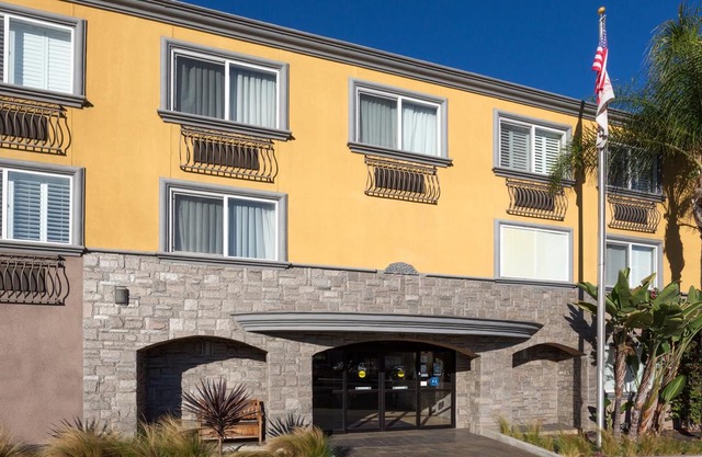 BEST WESTERN PLUS Manhattan Beach Hotel