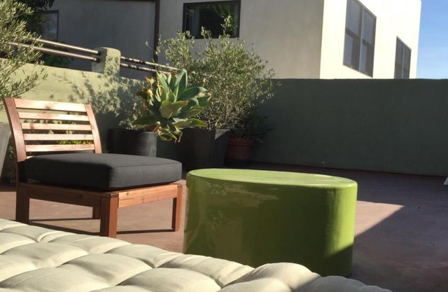 bright LARCHMONT glam hollywood