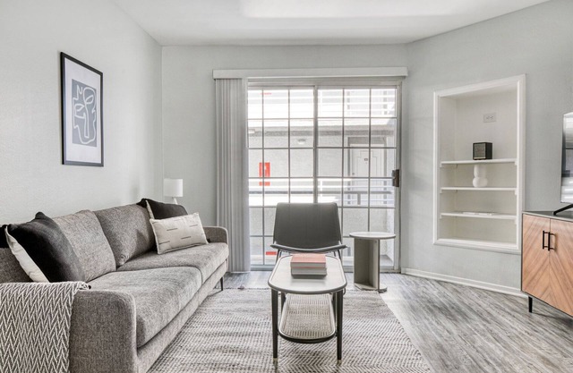 Bright Sherman Oaks 1BR near WF + TJ, walk to Ventura Blvd, by Blueground