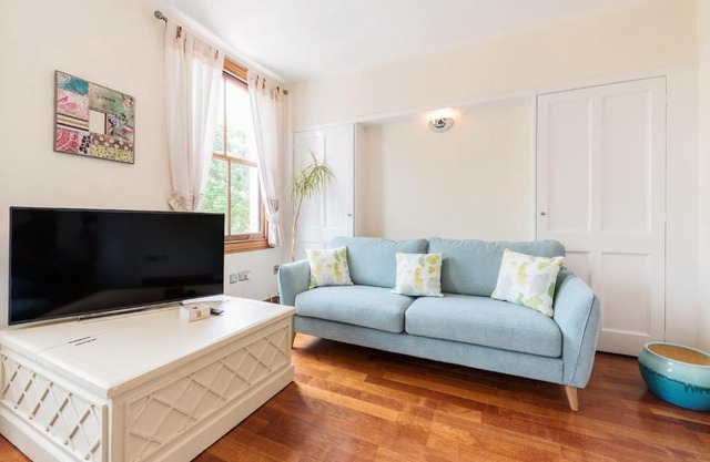 Charming 3bed near Mile End tube & Victoria Park
