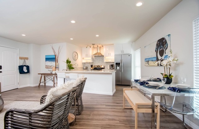 Charming rental near the beach, 300' to Casa Romantica Cultural Center