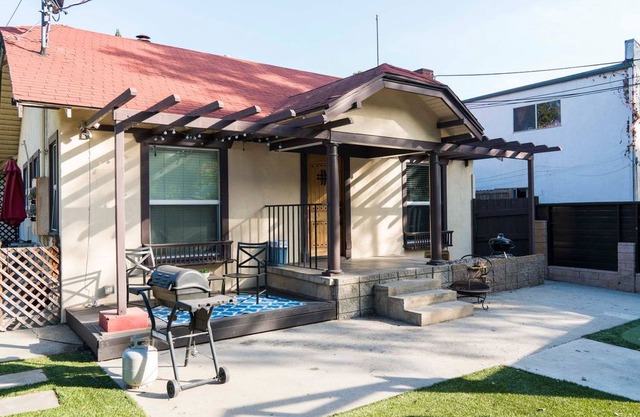 Charming Two Bedroom Home in Hollywood Hills