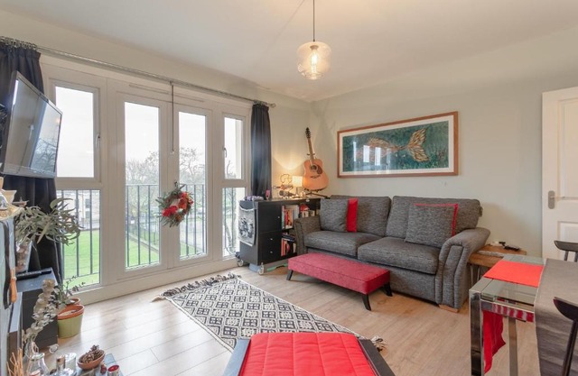 Colourful 2 Bedroom Apartment in Shoreditch