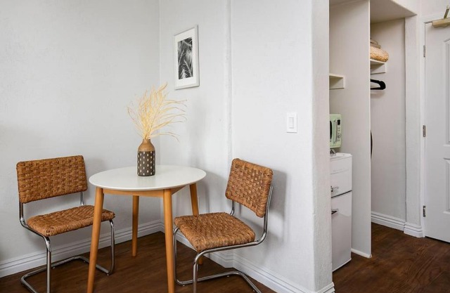 Comfy Studio Near Hollywood CDC Standards