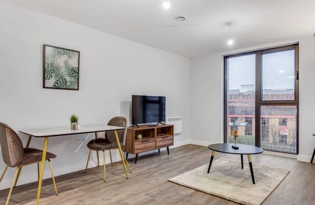 Contemporary 1 Bed Flat in Central Birmingham