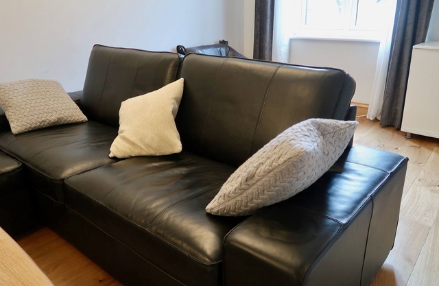 Contemporary 2 bed Town House near Canary Wharf