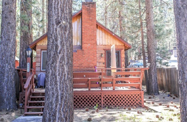 Cottage in the Pines by Big Bear Cool Cabins