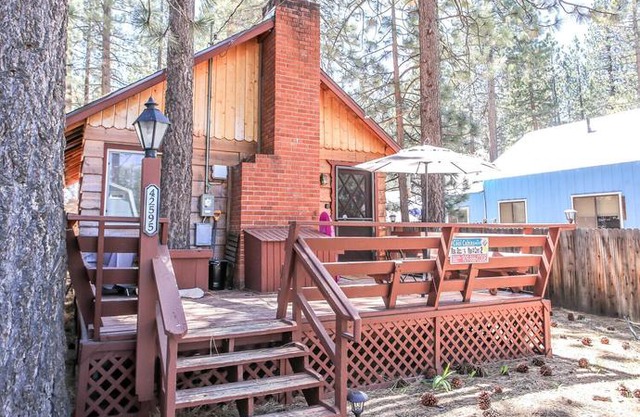 Cottage in the Pines by Big Bear Cool Cabins