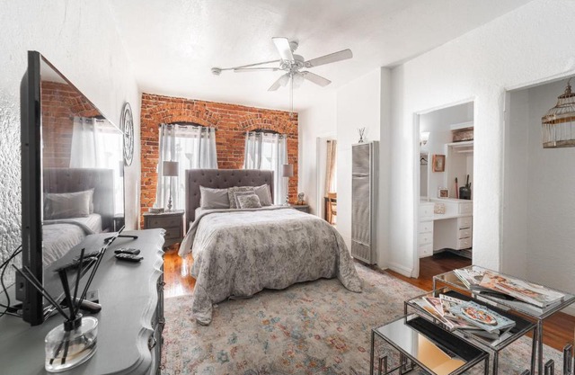 COZY AND CUTE STUDIO (206)