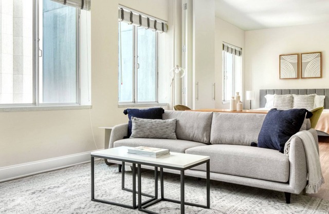 Deluxe Downtown 1BR w/ Gym, Pool & Spa, near 7th St Metro, by Blueground