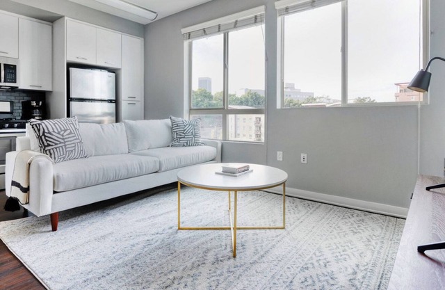 Deluxe Downtown Studio w/ Pool & Gym, near Broad Museum, by Blueground