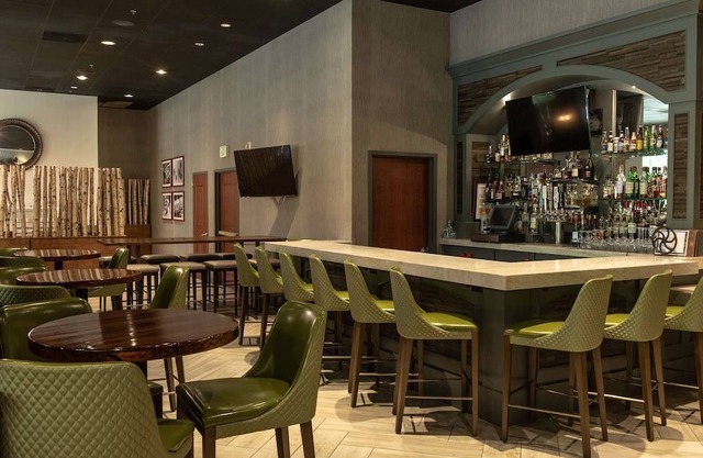 DoubleTree by Hilton Santa Ana - Orange County Airport