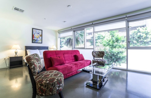 Downtown Wilshire Apartment