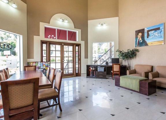 Econo Lodge Inn & Suites Fallbrook Downtown