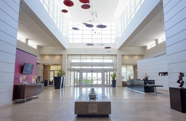 Embassy Suites Ontario - Airport