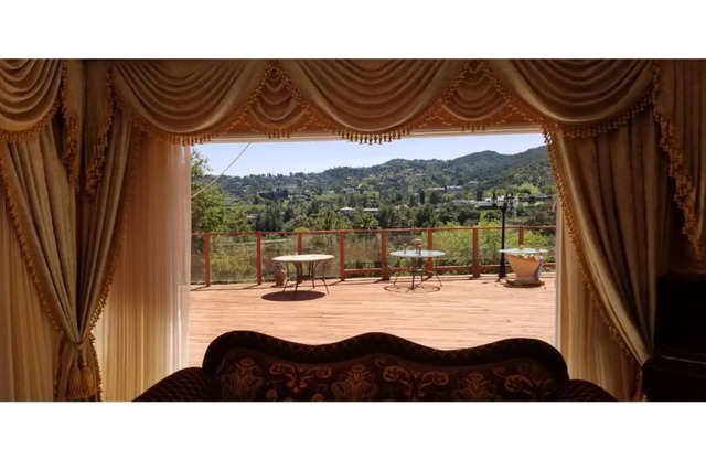 Encino Hills Luxury Villa with Gorgeous View