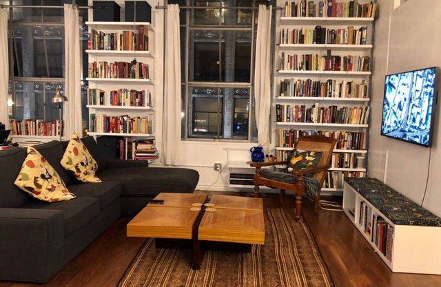 Fabulous Corner Unit In The Heart of Soulful DTLA!