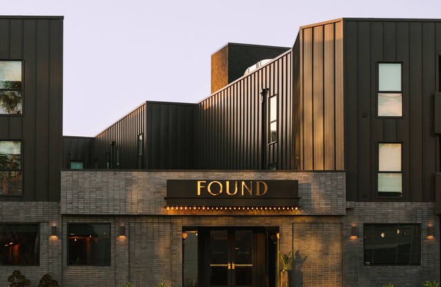 Found Santa Monica powered by Sonder | Accessible Double Queen Room