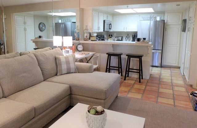 GORGEOUS DEAUVILLE RESORT CONDO RIGHT IN THE HEART OF DOWNTOWN PALM SPRINGS.