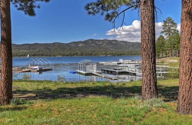Happy Lake Cottage by Destination Big Bear : Rare Vintage Lakefront with Serene Lake Views and Rustic Charm!